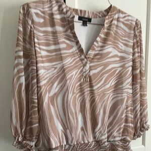 Alfani beige and white top